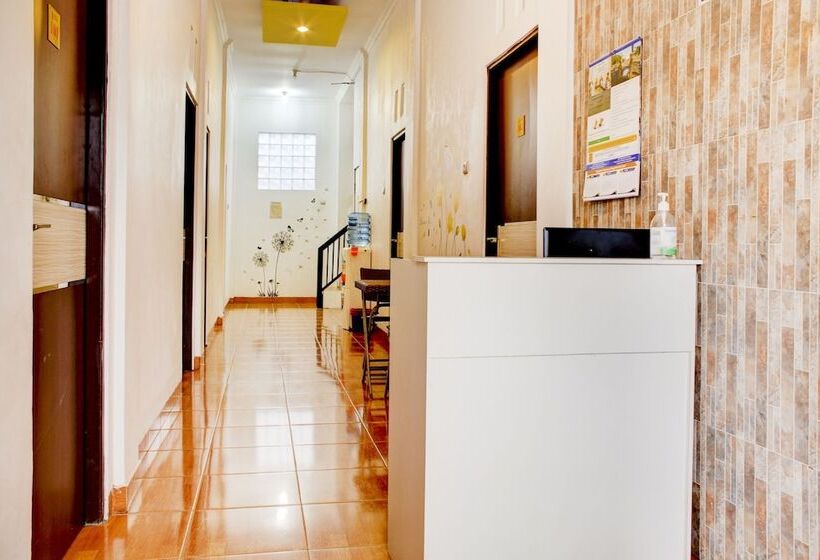 پانسیون Semata Wayang Syariah Homestay