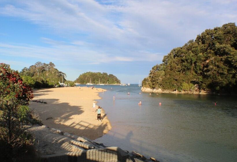 펜션 The Beachfront Bach