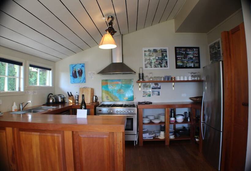 펜션 The Beachfront Bach