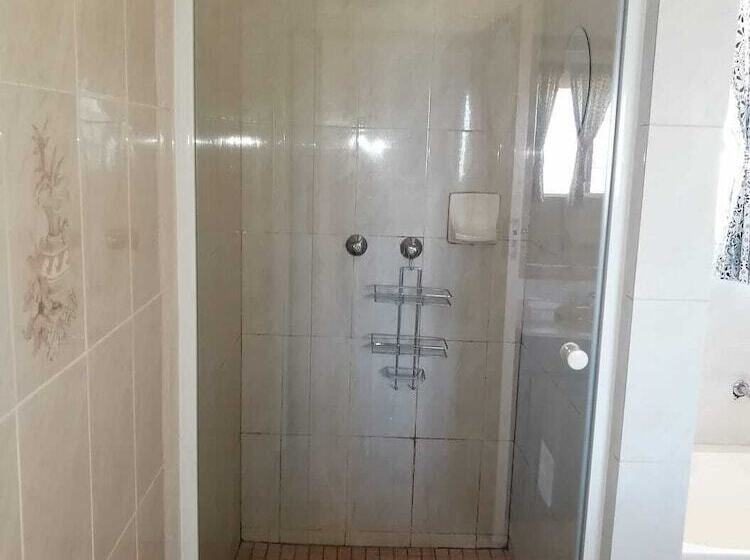 بنسيون Yacht View Lodge