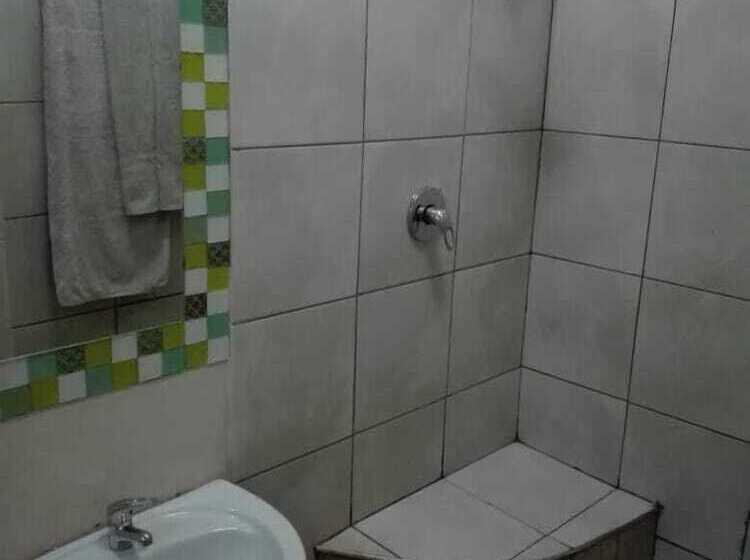 بنسيون Yacht View Lodge