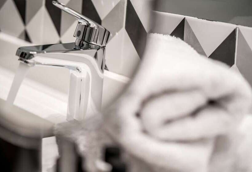 Urban Nest   Suites & Apartments