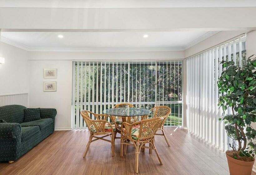 Bay Serene 15 Mistral Close