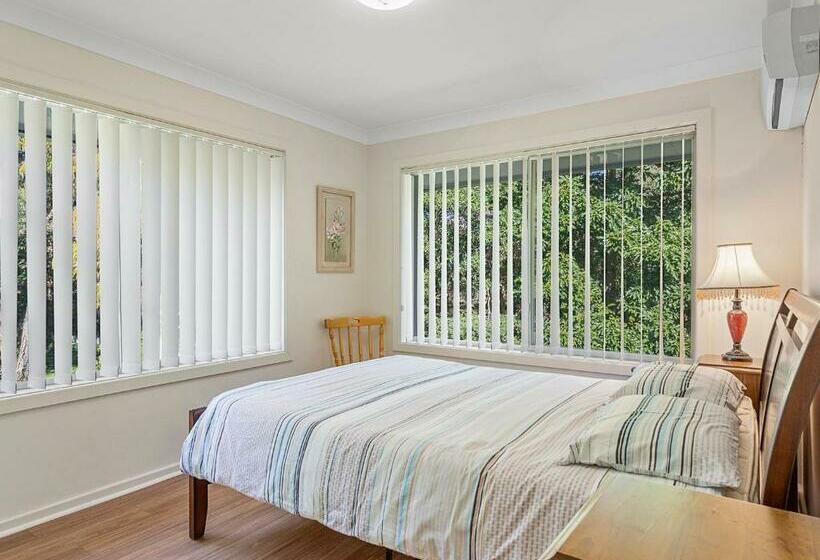 Bay Serene 15 Mistral Close