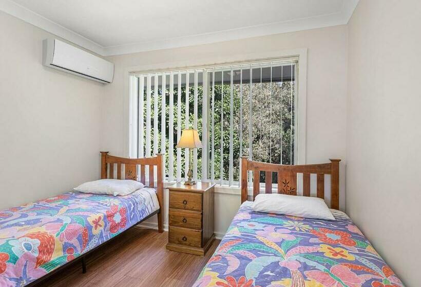 Bay Serene 15 Mistral Close