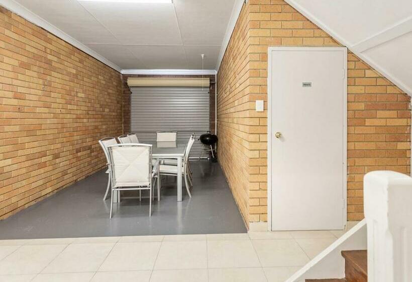 Bay Serene 15 Mistral Close