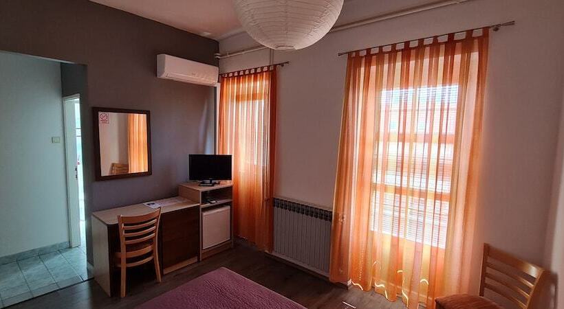 فندق فئة نجمة واحدة Rooms Lara