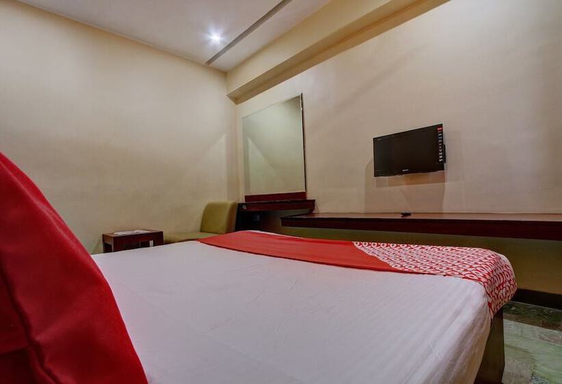 هتل Shreenithi By Oyo Rooms