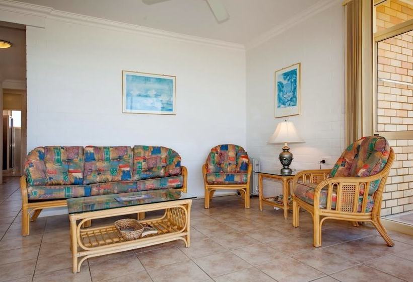 Little Hut, Unit 3, 20 Kurrawa Close