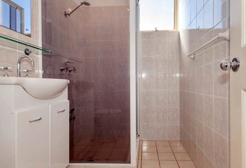 Little Hut, Unit 3, 20 Kurrawa Close