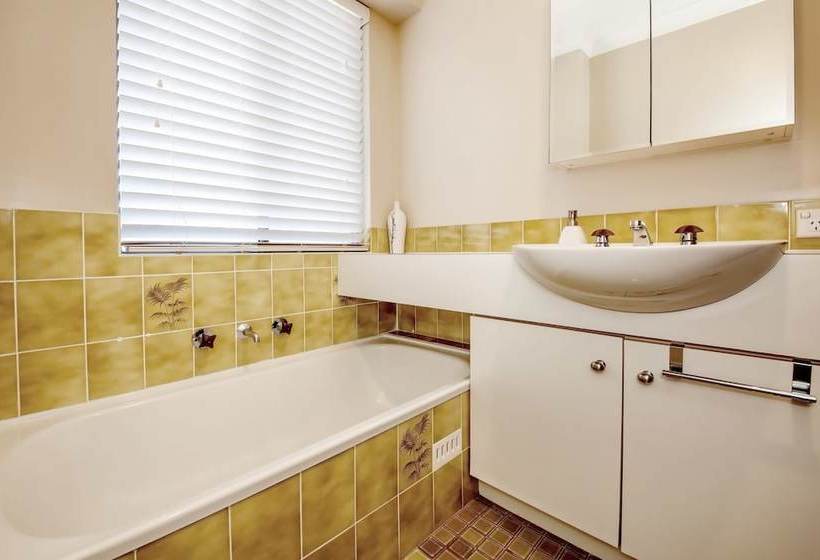 Magnus Gardens, Unit 15/7 Magnus Street