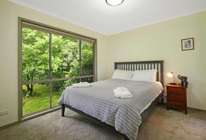 Rail Trail Cottage  Bright