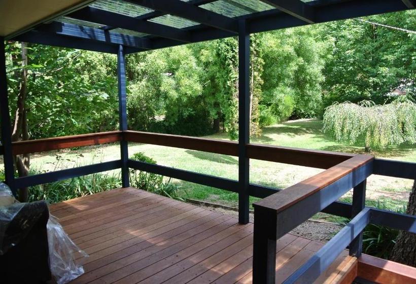 Rail Trail Cottage  Bright