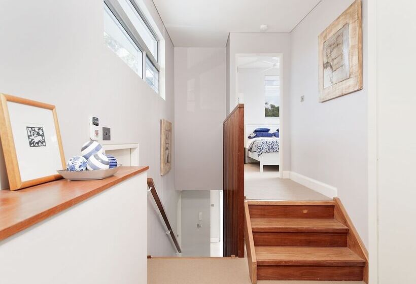 The Penthouse At Little Beach