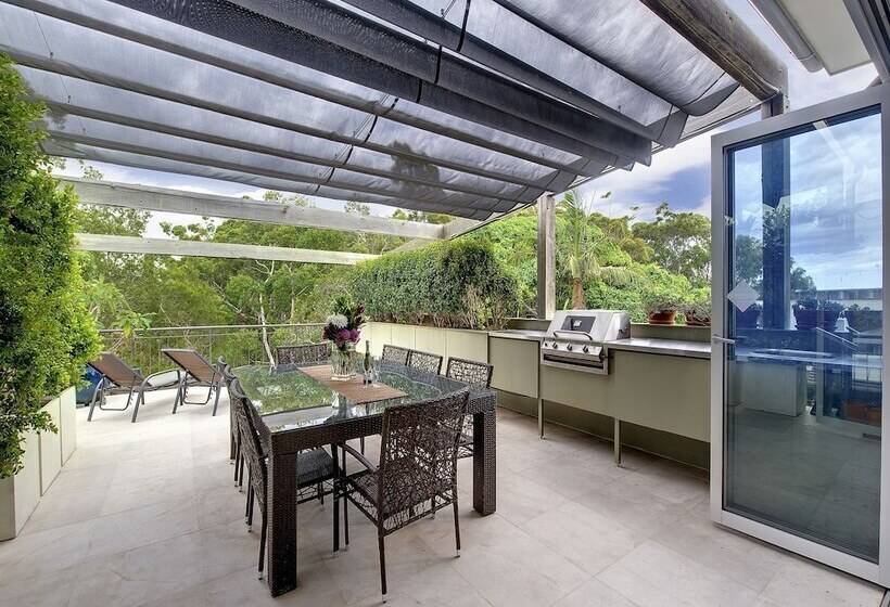 The Penthouse At Little Beach