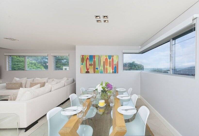 The Penthouse At Little Beach