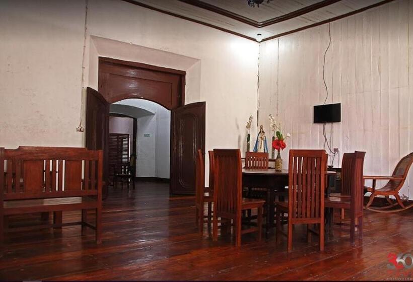 هاستل Escolta's Homey Lodge