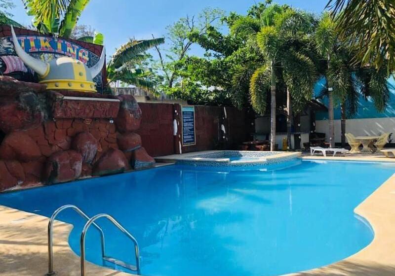 هتل Viking Resort