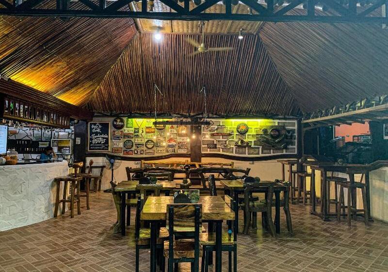 هتل Viking Resort