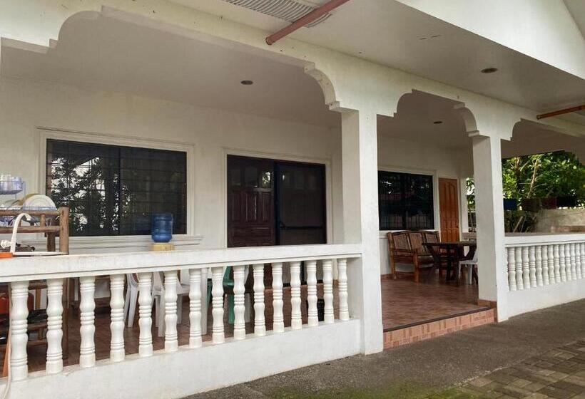 פנסיון Villa Juana