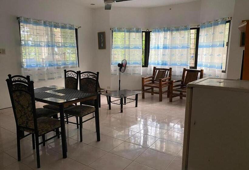 פנסיון Villa Juana