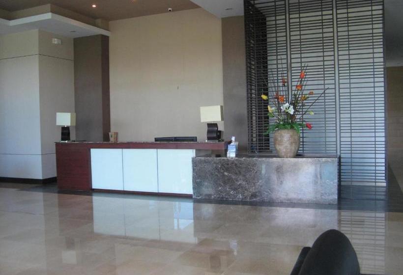 בית מלון כפרי Mactan Island Condo La Mirada Residence , Beach Resort , Large 1 Bedroom , Pools , Ocean Views, Fast