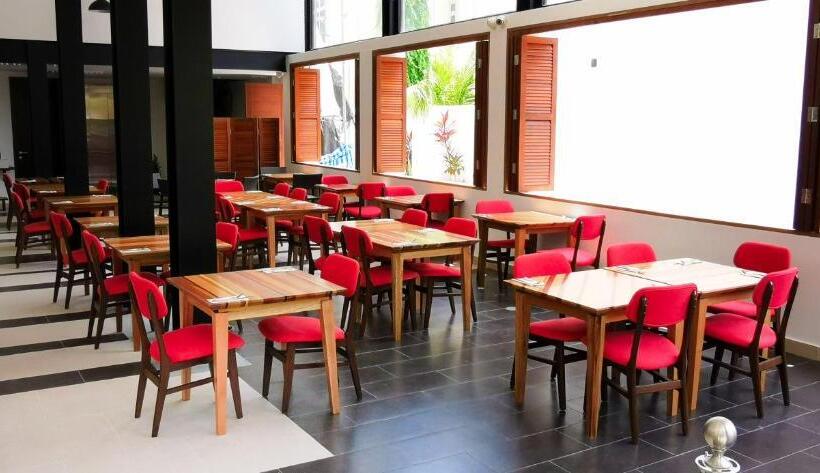 Ranthari Hotel And Spa Ukulhas Maldives