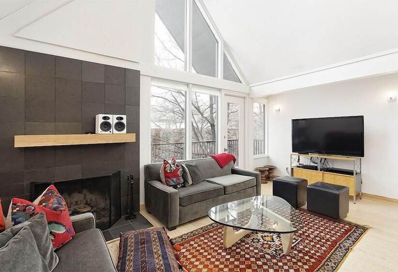 Fifth Avenue Condominiums By Frias