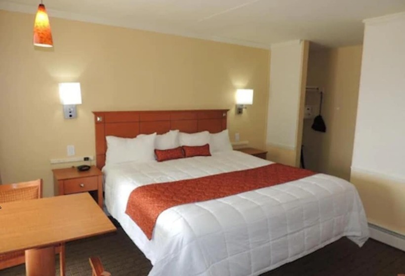 Fleur De Lis Beach Motel