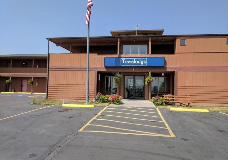 Fort Three Forks Motel & R V Park