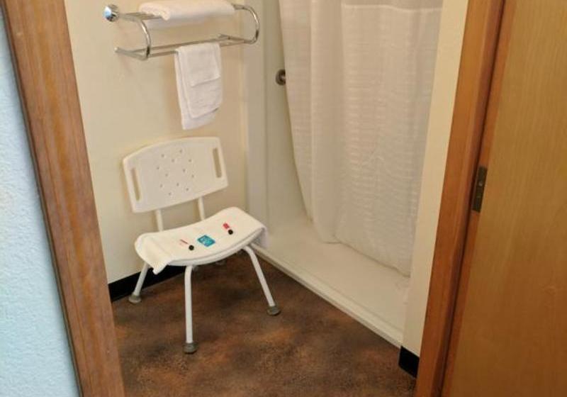 Fort Three Forks Motel & R V Park