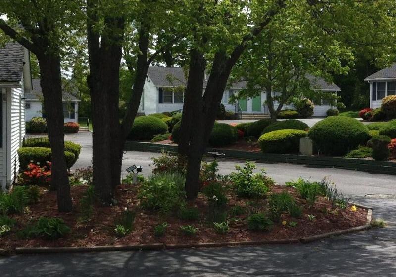 Founder's Brook Motel And Suites