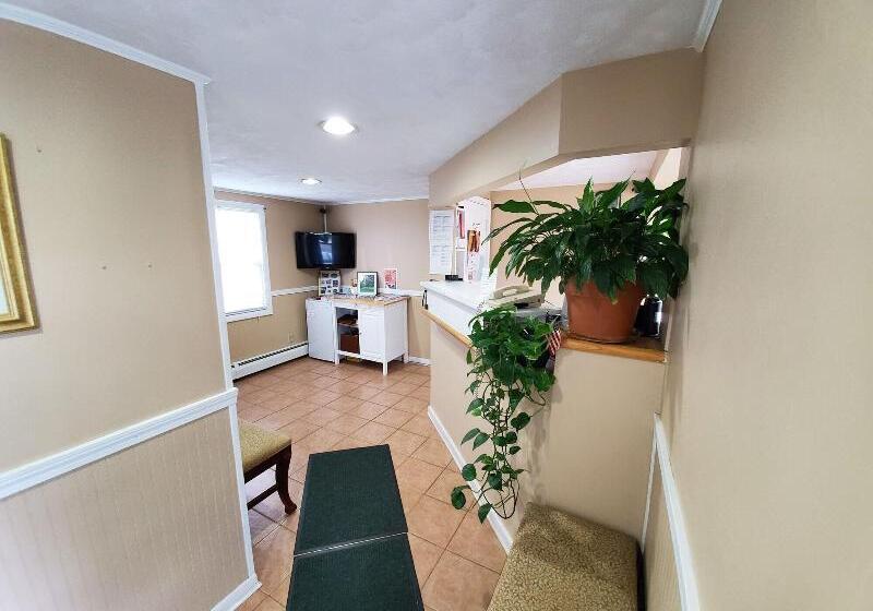 Founder's Brook Motel And Suites