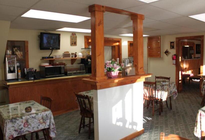 Four Winds Country Motel