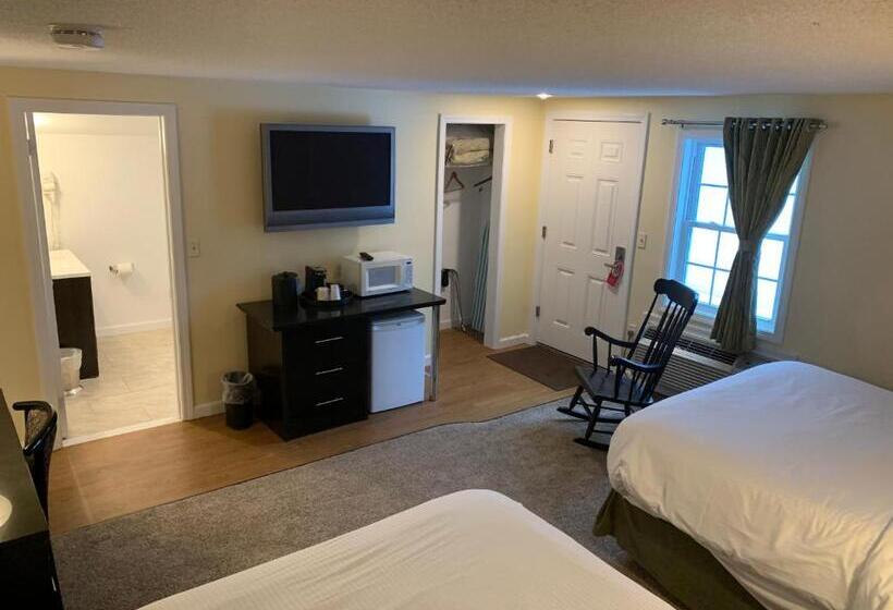 Four Winds Country Motel