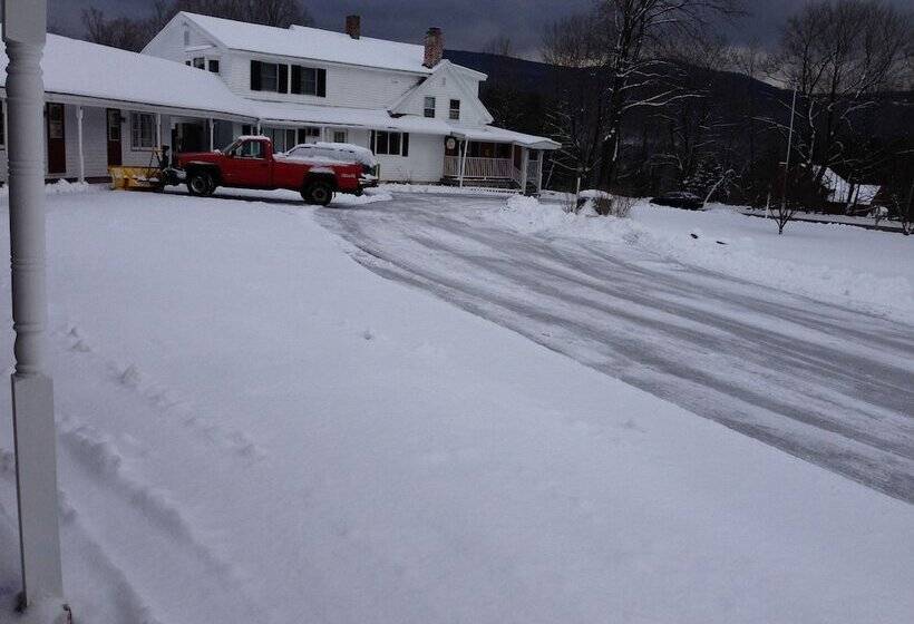 Four Winds Country Motel