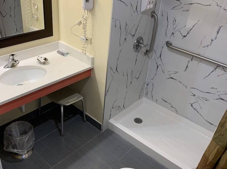 Four Winds Country Motel