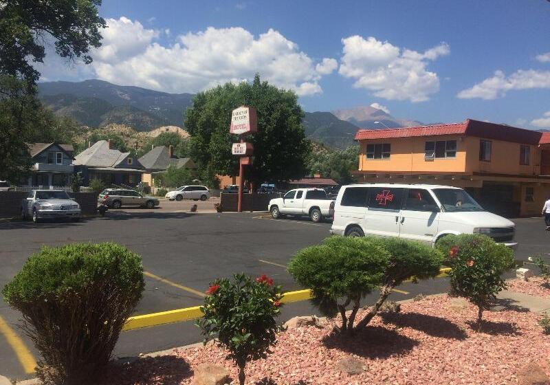 Garden Of The Gods Motel