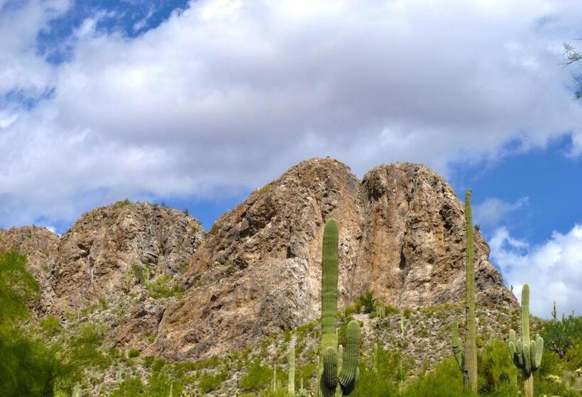 Gold Canyon Golf Resort