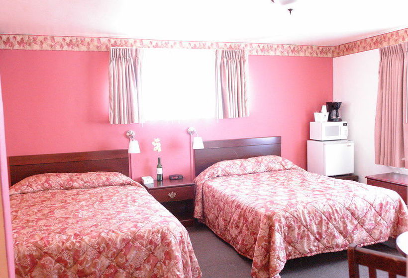 فندق Golden Bear Inn