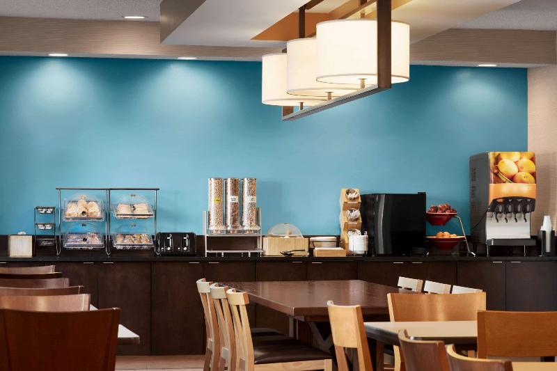 בית מלון כפרי Baymont By Wyndham Tulsa