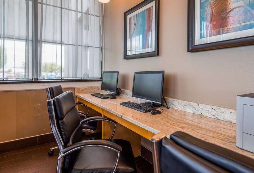 Best Western Hartford Hotel And Suites