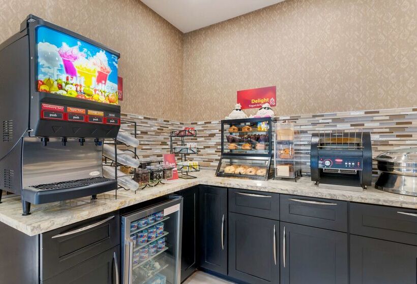 Отель Best Western Plus Forest Park Inn