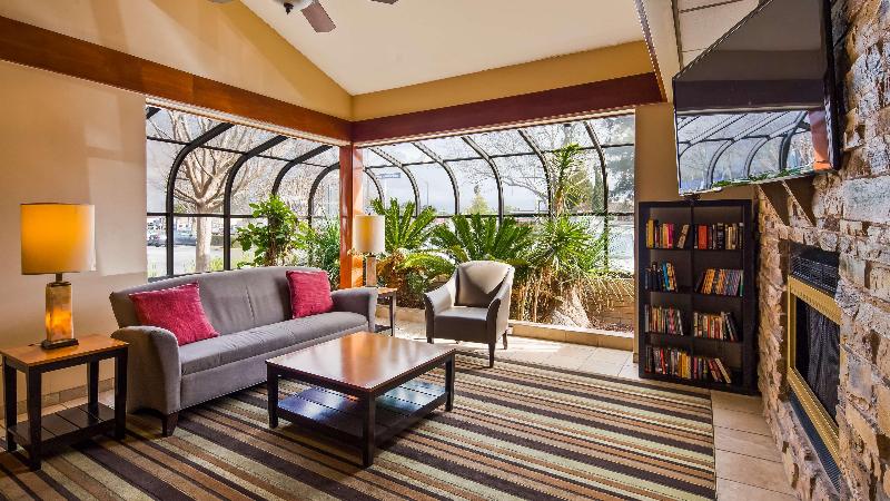 Отель Best Western Plus Forest Park Inn