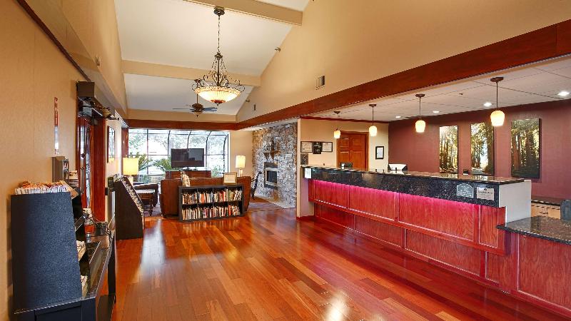 Отель Best Western Plus Forest Park Inn