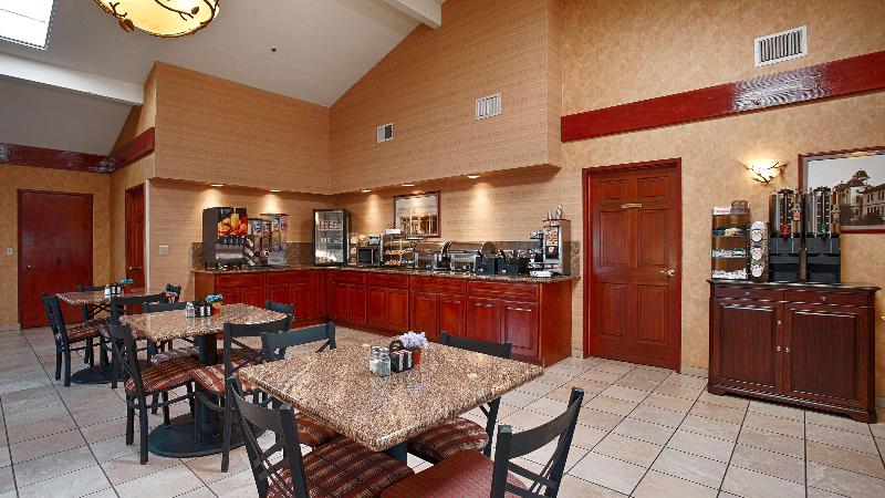 Отель Best Western Plus Forest Park Inn