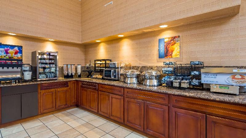 Отель Best Western Plus Forest Park Inn