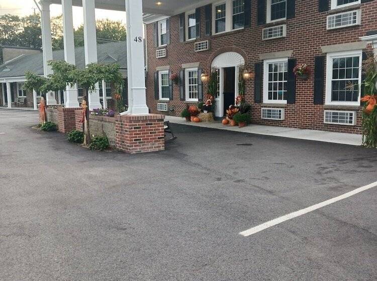 호텔 Colonial Inn Seekonk