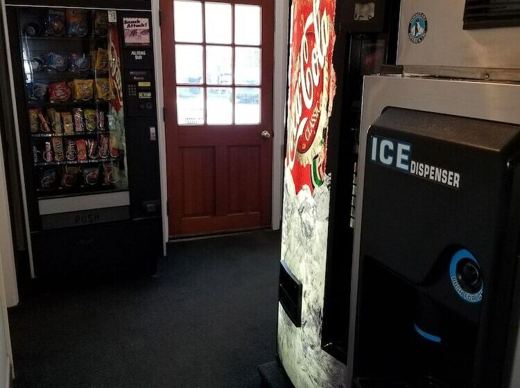 호텔 Colonial Inn Seekonk