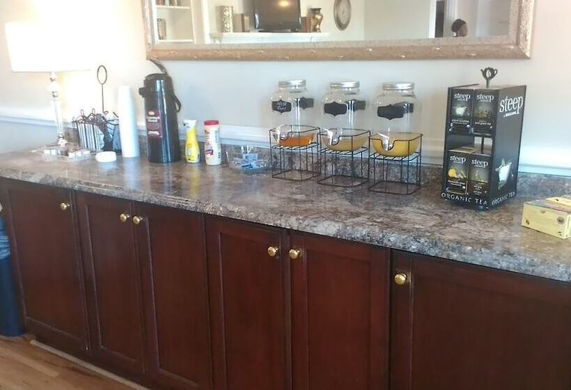 호텔 Colonial Inn Seekonk